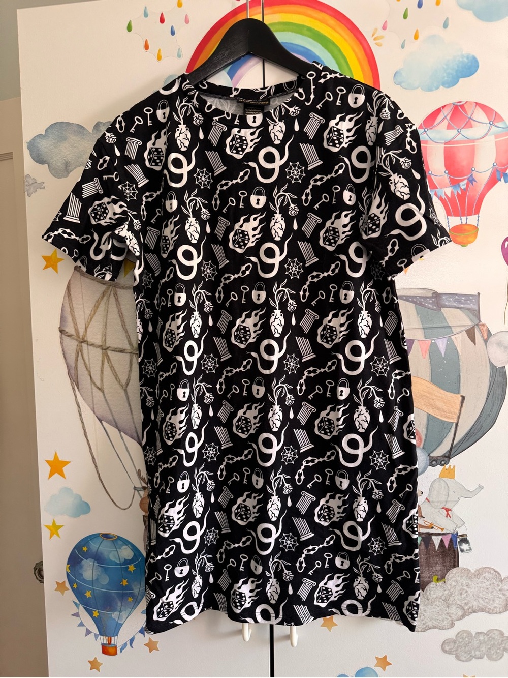 Nooworks tee dress while Odin sleeps medium like new